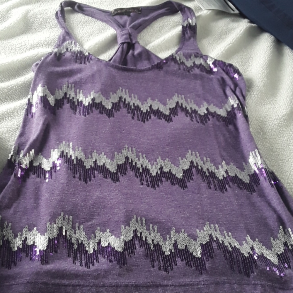 Cute tank with small sequence